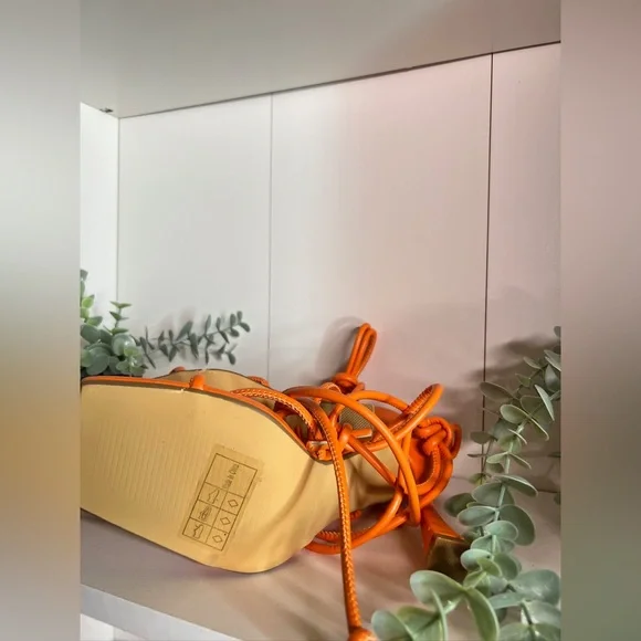 Orange strap heel size 9 us (no box) - Picture 2 of 4